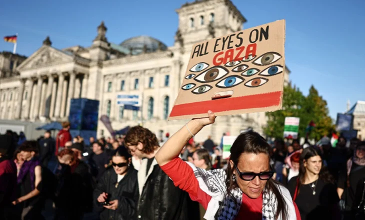 Berlin, policia ndalon protestën pro-Palestinë në përvjetorin e sulmit të Hamasit ndaj Izraelit