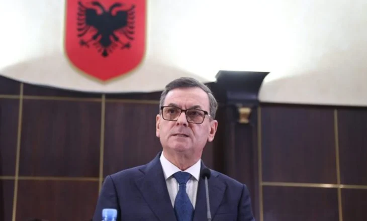 Betohen gjyqtarët e rinj! ‘Hatërmetje’ mes të ftuarve në ceremoni-Kryetari i GJL: Nuk më ftuan…pasqyron pjekuri
