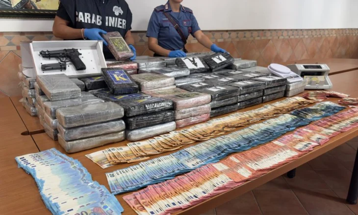 Bie në prangat e policisë 23-vjeçari shqiptar/ Goditje ndaj rrjetit kriminal, sekuestrohen 200 kg kokainë, kontrollet..