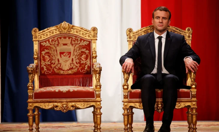 Bie vrulli politik për zgjerimin? “Politico”: Macron po bllokon procesin mes krizës politike në Francë