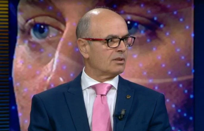 “Binaj, ‘i infiltruar’ nga familja Berisha”/ Petro Koçi: Ja arsyet pse PS zgjodhi Manastirliun