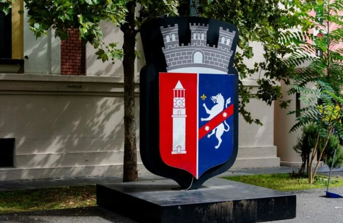 BIRN: Edhe me Veliajn në burg, opozitës i duhet ‘një mrekulli për Tiranën’