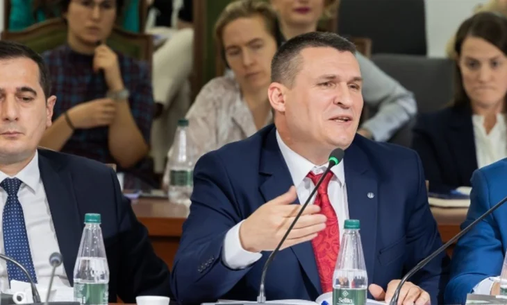 Blerje votash/ Dumani plas ‘bombën’: Kemi kopsitur dosjen për një tjetër kryetar bashkie