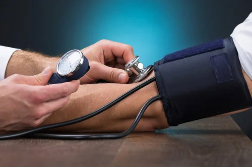Bosnjë, OBSH: Më shumë se gjysma e të rriturve vuajnë nga hipertensioni