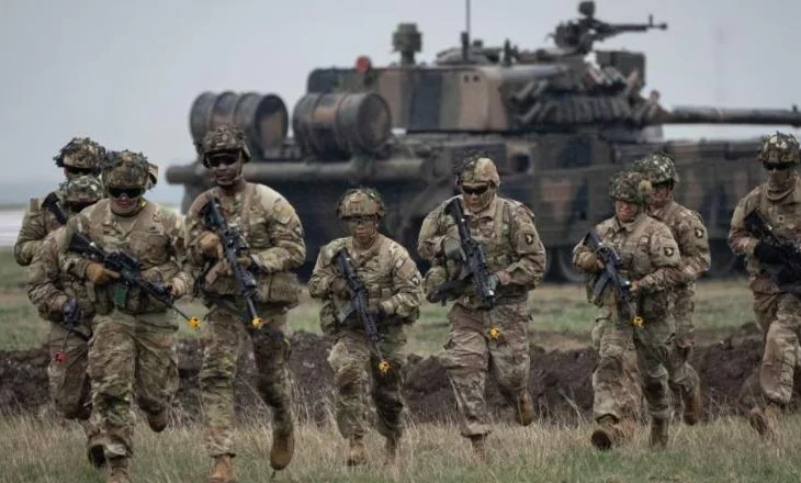 Britania vendos trupa në Gaza – lëvizje për paqe apo presion nga SHBA?