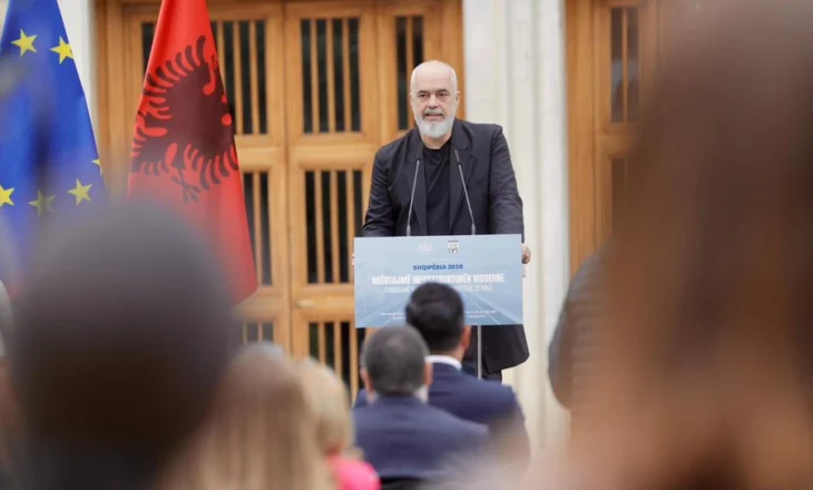 “Burrat duhet ta pranojnë, gratë janë shumë para nesh”, Rama kërkon integrimin e IA në universitete