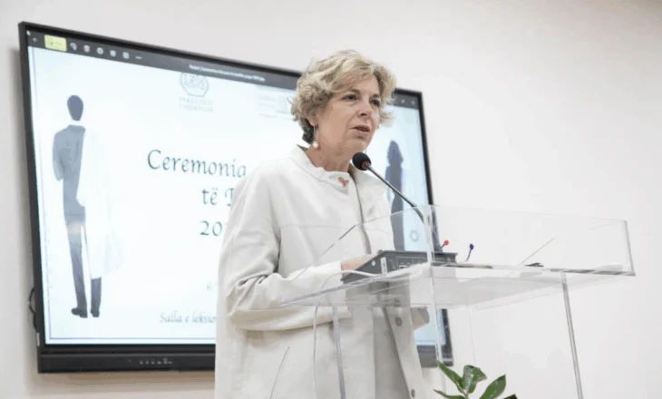 Ceremonia e bluzave të bardha, ministrja Sala: 459 studentë të rinj nisin ëndrrën e tyre