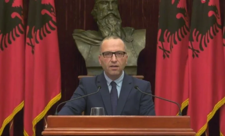 Dekreti i Begajt/ Ish këshilltari i Presidentit Meta, Dervishaj: Veliaj s’është i punësuar që ta zgjidhë ‘Administrativja’, Bashkia, organ kushtetues