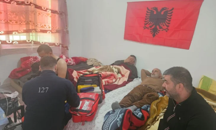 DETAJE / Përkeqësohet gjendja shëndetësore e dy naftëtarëve grevistë në Fier