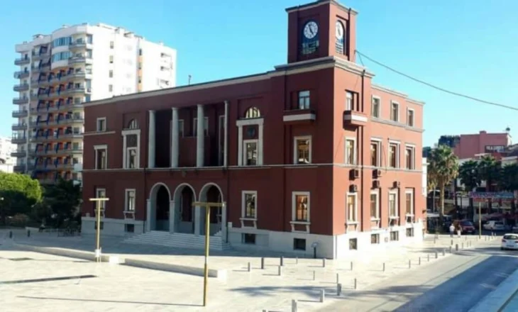 Dhanë dorëheqjen pas urdhrit të Ramës po nuk u larguan, ja kush janë drejtorët e bashkisë Durrës që vijojnë punën