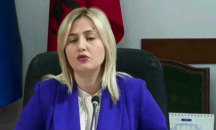 ‘Dita botërore e mësuesve’/ Zhupa: Në Shqipëri i gjen me halle dhe pamundësi për të dhënë mësim cilësor