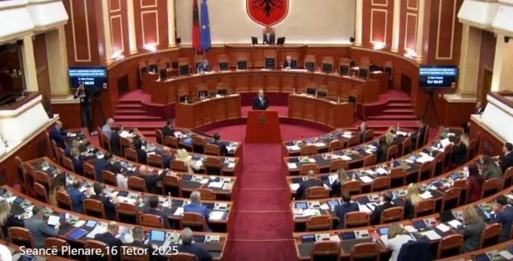 “Do të donit që të ishit ju fytyra e saj, por…”, Berisha: ‘Diella’ po ia jep tenderat qeverisë, maska e vjedhjeve tuaja