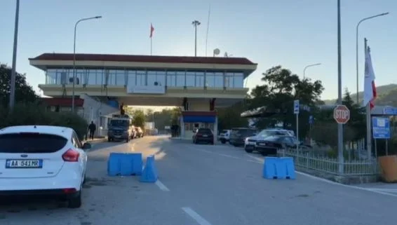 Do të udhëtoni drejt Greqisë? Bëni mirë ta lexoni me patjetër këtë: Nga e hëna, do të…