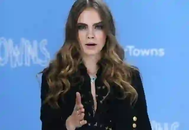 Drama e divave në Javën e Modës në Paris/ Cara Delevingne humbet qetësinë në sfilatën e Stella McCartney