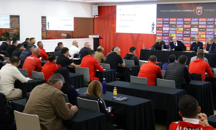 Drejtori i Akademisë së Juventusit, Sbravati mban seminar në “Shtëpinë e Futbollit”
