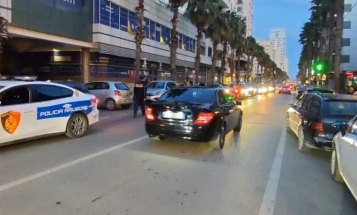 Durrës/ Aksident në rrugën ‘Taulantia’, makina përplas dy gra këmbësore