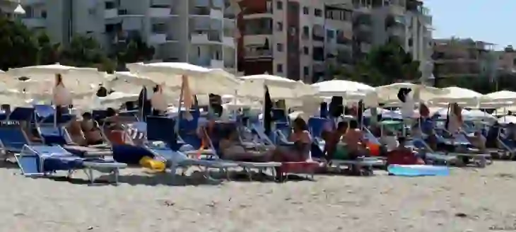 DW: Zhgënjim nga pushimet në Shqipëri, turistët polakë kërkojnë zhdëmtim