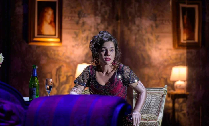 Dy mbrëmje magjike të sopranos Nina Muho dhe “Traviata” që nuk rresht së na magjepsuri!