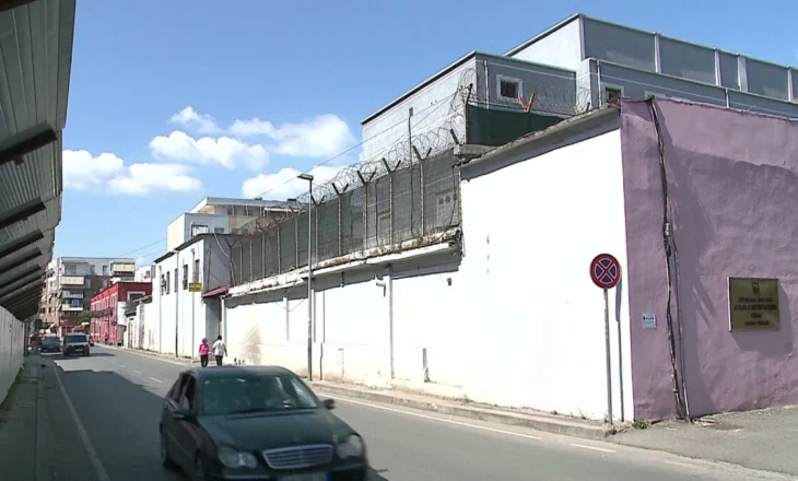 Dy të burgosurit tentuan arratisjen, Prokuroria i dërgoi në gjyq, ja çfarë thuhet në dosje për tre policët e pandehur
