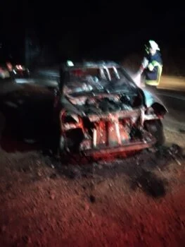 E rëndë/ Makina shpërthen në flakë teksa ishte në lëvizje, shoferi shpëton për mrekulli (Detaje)