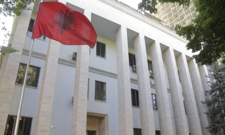 Ekzekutimi i gjyqtarit brenda sallës së gjyqit, gjyqtarët e Shqipërisë në mbledhje urgjente