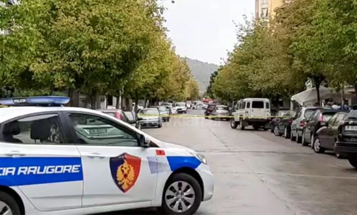 Elbasan: 33-vjeçari plagos me thikë një 52-vjeçar pas një konflikti, arrestohet nga policia