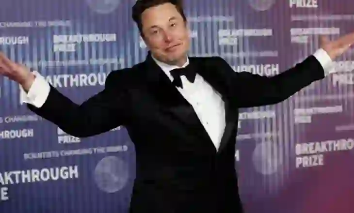Elon Musk bëhet gjysmë trilioneri i parë në botë