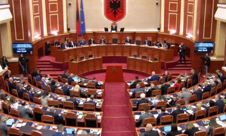 Emaili i Kuvendit me emrin e Enver Hoxhës, Berisha- Peleshit: Bëre apologji hipokrite, nuk ishte gabim i stafit
