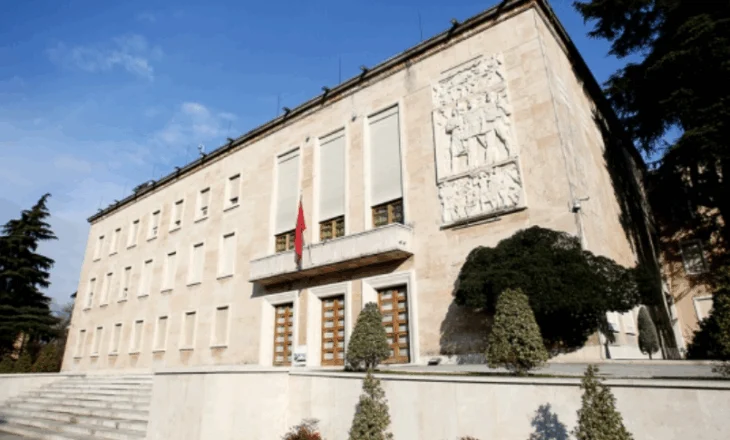 EMRAT/ Lirohen nga detyra prefekti i Vlorës dhe Fierit, ja kush i zëvendëson
