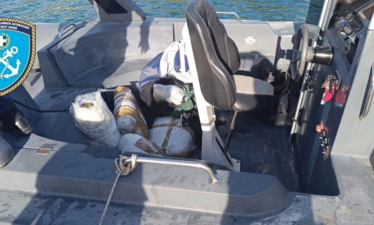 (EMRI) Skafi me drogë nga Saranda, gjendet sasi tjetër në det, 135 kg të sekuestruara deri tani
