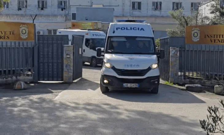 EMRT/ Kontrolli i befasishëm në burgun ku mbahet Veliaj, ja kush janë të dënuarit që mbanin i-Phone në qeli