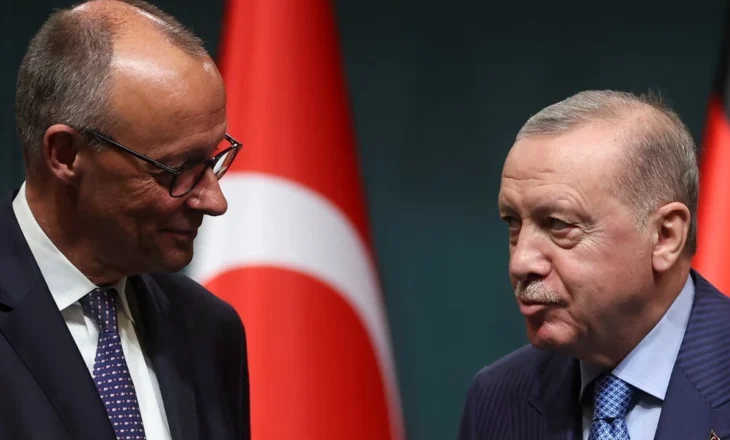 Erdogan-Merz përplasen për Gazën/ Debati në publik, presidenti turk: Pse nuk e sheh Gjermania gjenocidin e Izraelit?