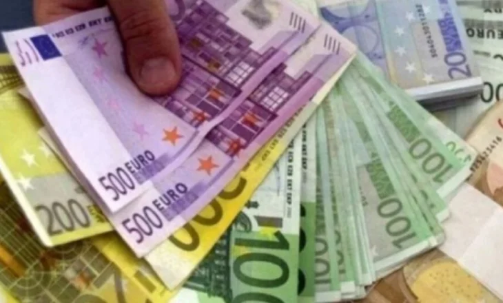 Euro prek minimum të ri historik, shkak oferta e lartë dhe kërkesa e pakët