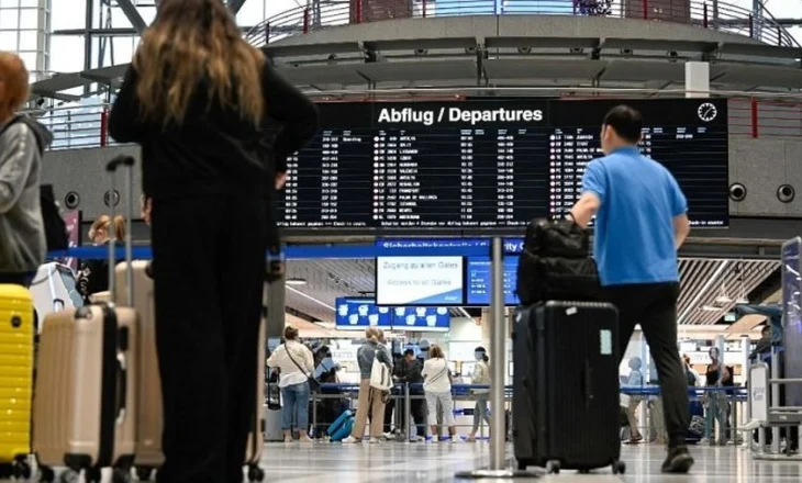 Europa dixhitale në radhë: Sistemi i ri kufitar EES kthehet në makth për udhëtarët