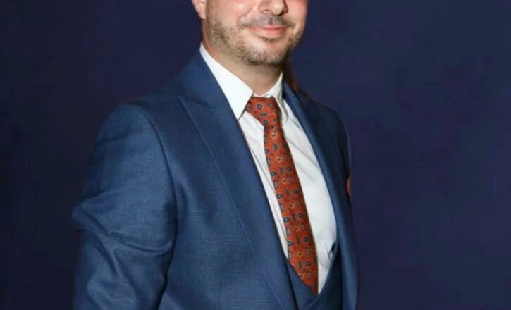 Evien Dako: Vendimi i KKDA, autorët dhe bashkautorët e audiovizualit nuk gëzojnë të drejtën për t’u shpërblyer
