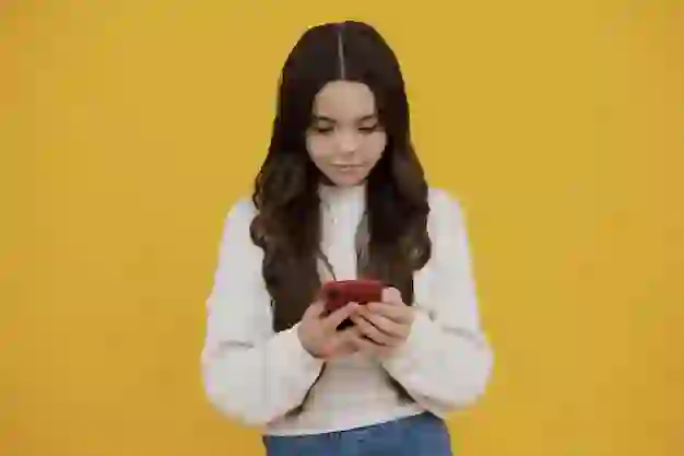 Fëmijët që marrin telefon para moshës 13 vjeç, rrezikojnë shëndetin mendor