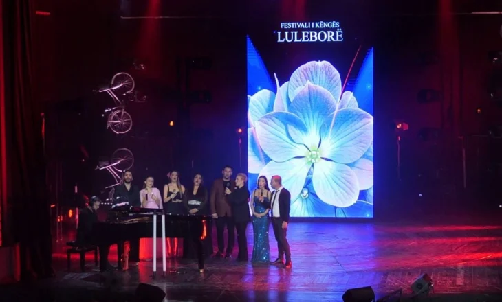 Festivali “Luleborë”, në Shkodër mbahet edicioni i 10-të i festivalit të këngës qytetare