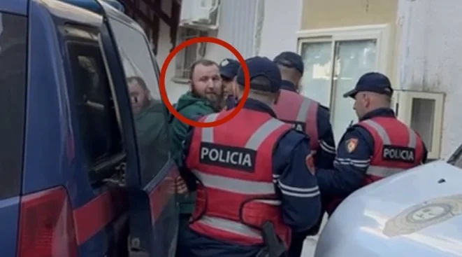 FIER – “Arrest me burg” për Melasin Ramaj, u kap me arsenal armësh në lagjen “Kastriot”