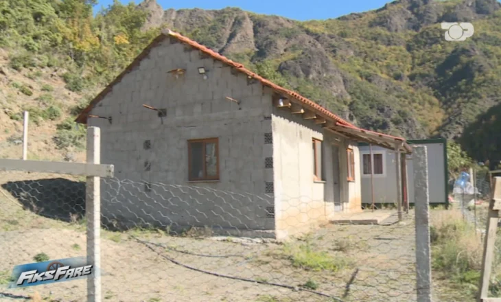 Fiks Fare/ Lumi Fan i mori shtëpinë, prej 8 vitesh jeton në kontenier, ende pa dëmshpërblim! “Dosja endet nga Mirdita në Tiranë”