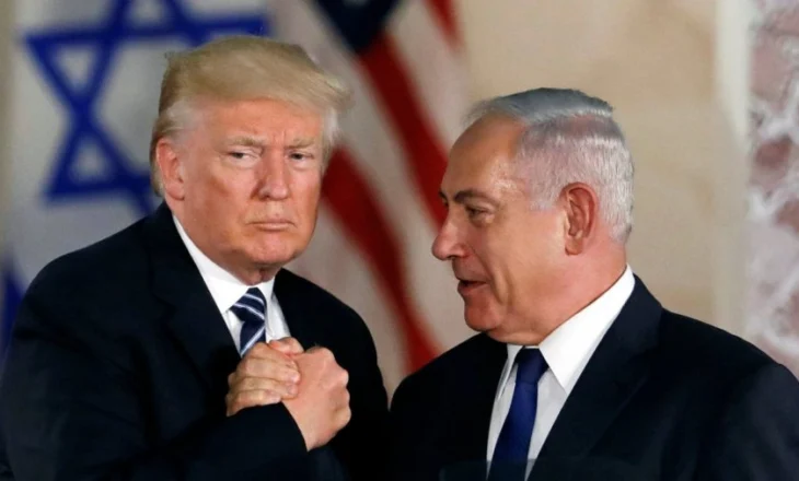 Flamuj amerikanë dhe brohoritje në Tel Aviv, Izraeli përgatitet për vizitën e Trump