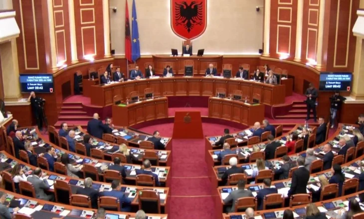 Flamur Noka quajti ministrin e drejtësisë “idiot”, Peleshi ndërpret për disa minuta seancën