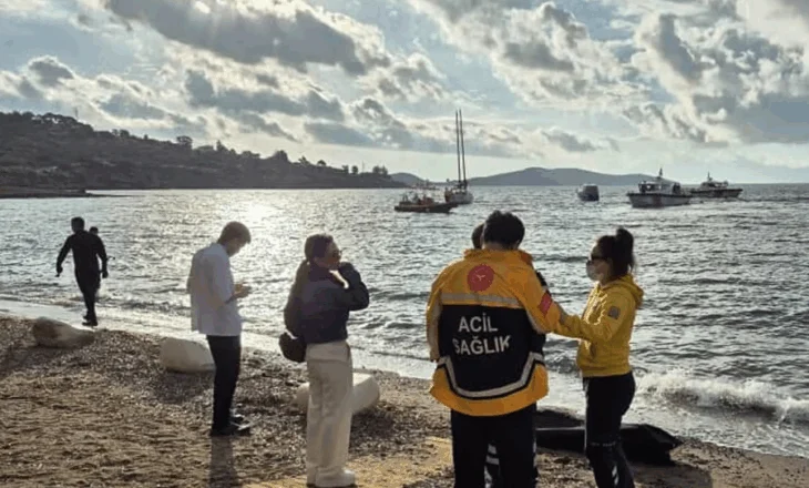 Fundoset varka me migrantë në Turqi, humbin jetën 14 persona