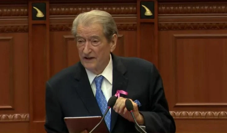 Gjenocidi në Kosovë/ Berisha: Ku e gjeni forcën të shkelmoni mbi gjakun e këtyre njerëzve? Serb të ishin do votoja pro