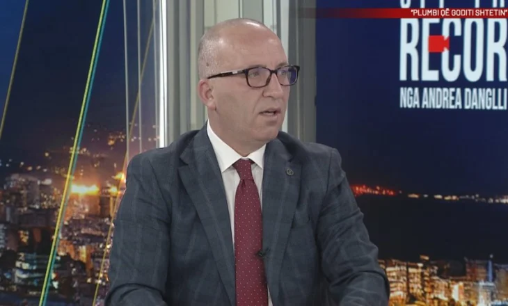 “Gjyqtarët bëjnë nga 12 seanca në ditë”/ Juristi: Kushtet në gjykata janë skandaloze, dosjet mullar