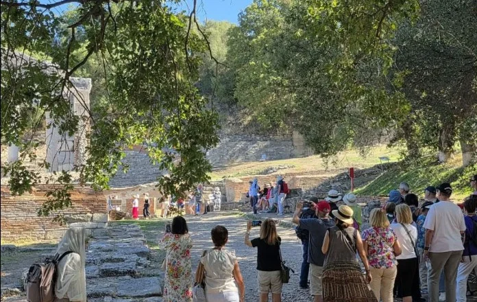Gjysmë miliardë lekë të ardhura, shtohet interesi i turistëve në sitet kulturore dhe historike
