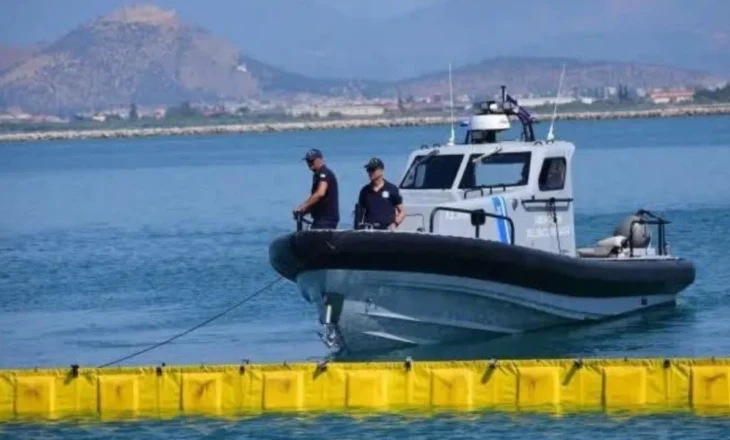 Gomone me drogë nga Shqipëria, gjenden 80 kg në mjetin e fundosur. Arrestohet “Çimoni”, kontrolle banesash në Sarandë (EMRI)