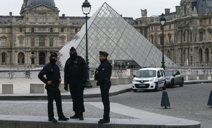“Grabitja e shekullit” në Muzeun e Louvre/ Dy të arrestuarit pranojnë fajësinë