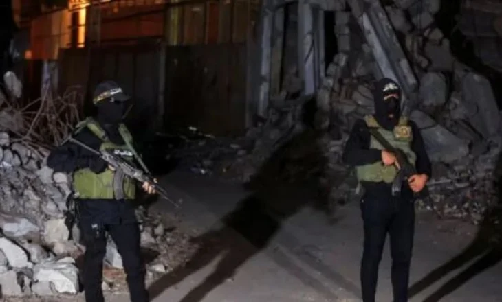 Hamasi dorëzon trupa të reja, por Izraeli ngre dyshime: 19 ende mungojnë