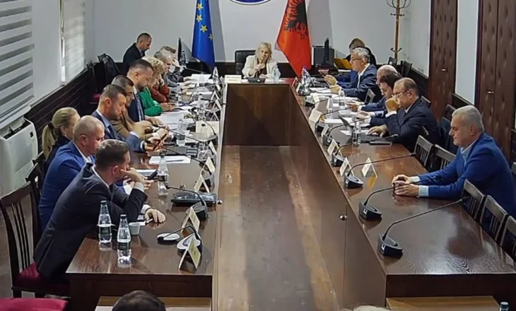 “Hetoni spitalin amerikan”/ Deputeti Erion Braçe, kritika Autoritetit të Konkurrencës: Shtrin ndikimin me paratë publike