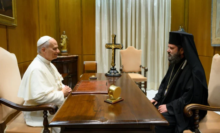 HISTORIKE/ Kryepiskopi Joan takon Papën Leonin XIV: Mesazh për paqe dhe rininë (FOTOT)